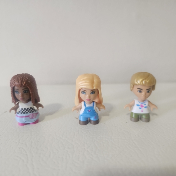 Mega Construx Barbie Figures - Picture 4 of 6